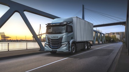 IVECO S-EWAY A EMOOVY UKAZUJE PRVÝM ZÁKAZNÍKOM