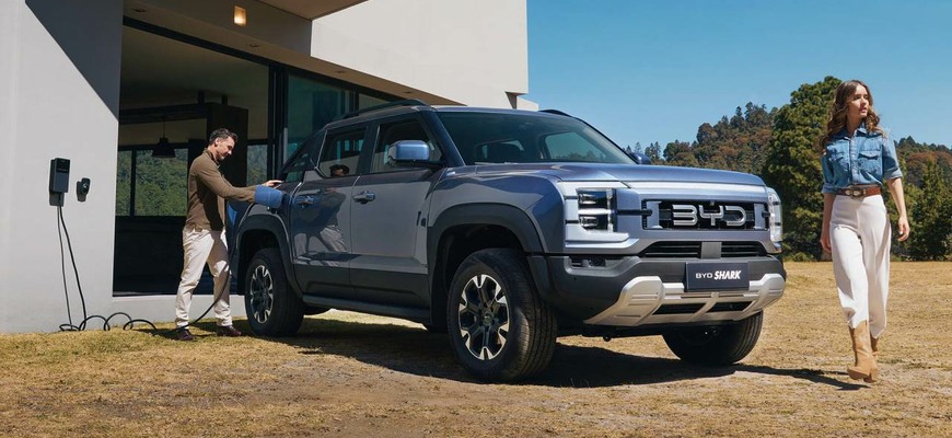 Nový plug-in hybridný BYD Shark útočí na globálne trhy. Číňania mieria na Hilux aj Ford Ranger