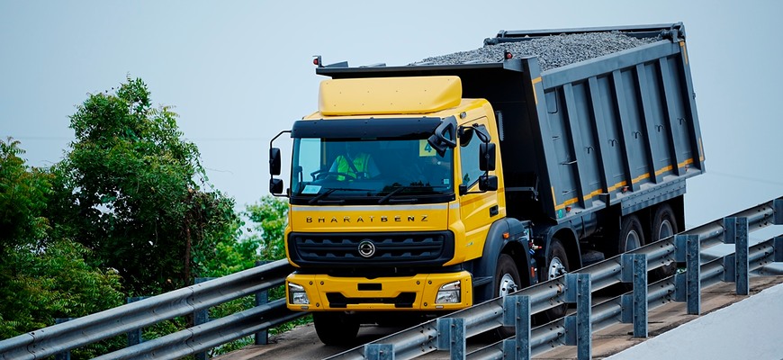 Mercedes-Benz ukázal nové stavebné autá špecificky upravené pre podmienky indického trhu