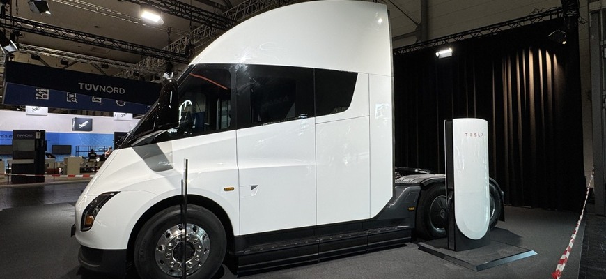 Výroba modelu Tesla Semi sa opäť posúva, tentoraz na rok 2026