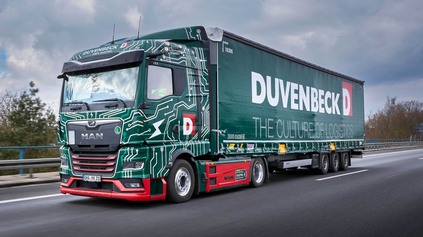 VOLKSWAGEN NASADIL DO PREVÁDZKY ELEKTRICKÉ ŤAHAČE MAN ETRUCKS. CESTOU SI PREPRIAHAJÚ NÁVESY