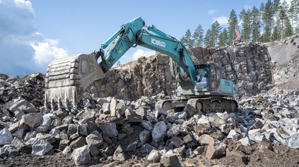 RÝPADLÁ KOBELCO S TAKMER STOROČNOU HISTÓRIOU PATRIA K ŠPIČKE V SEGMENTE