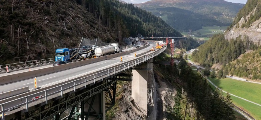 Búrajú most na Brennerskej diaľnici. Aké budú obmedzenia pre nákladnú dopravu?