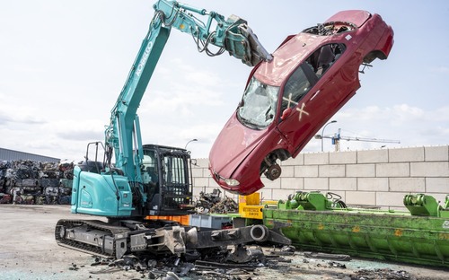 Kobelco SK140SRD-7: Kompaktný špecialista na rozoberanie kovošrotu a autovrakov