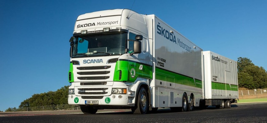 Scania R500 ako mobilný servis pre najostrejšie Škody. Takto vyzerá zhmotnený kutilov sen