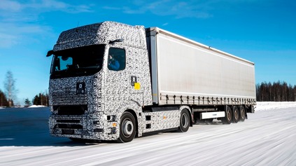 MERCEDES-BENZ POSIELA DO VÝROBY ELEKTRICKÝ ŤAHAČ EACTROS 600. JEHO ŽIVOTNOSŤ JE 1,2 MIL. KM