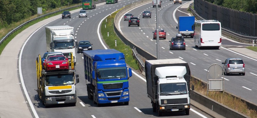 Slovinsko rozšíri zákaz predbiehania nákladných automobilov. Páčiť sa vám to nebude