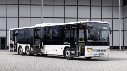 SETRA S 418 LE BUSINESS: MEDZIMESTSKÝ AUTOBUS S NÍZKOU PODLAHOU MÔŽE MAŤ SKORO 400 KONÍ