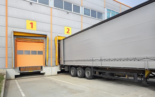 Ako rozoznať preťaženie náprav aj bez váhy? Je zodpovedný vodič, skladníci alebo firma?