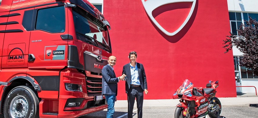 Červená farba Ducati, najväčšia kabína v ponuke a kožené sedadlá. Takéto budú len štyri ťahače MAN
