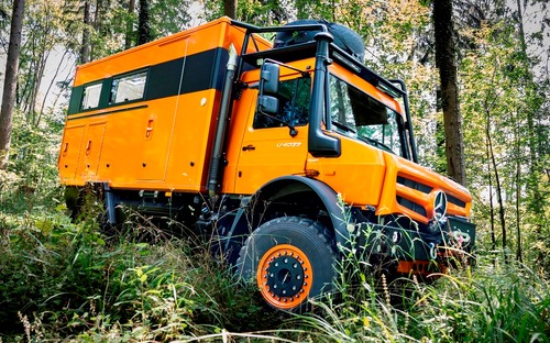 Mercedes-Benz ukázal nový obytný Unimog. Pripravil ho na autonómny pobyt mimo civilizácie