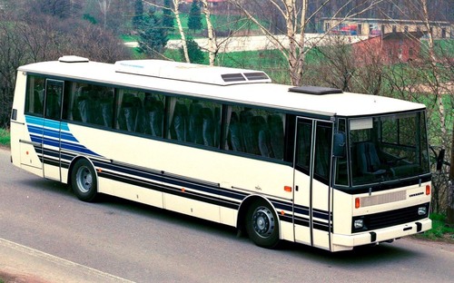 Aj najmladšie diaľkové Karosy LC736 dnes už majú 30 rokov. Takto vyzerali posledné kusy