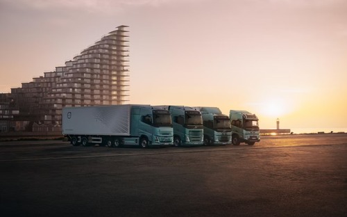 Volvo Trucks na IAA 2026 prezentuje elektrický ťahač s dojazdom 700 km, naftu však neodpisujú