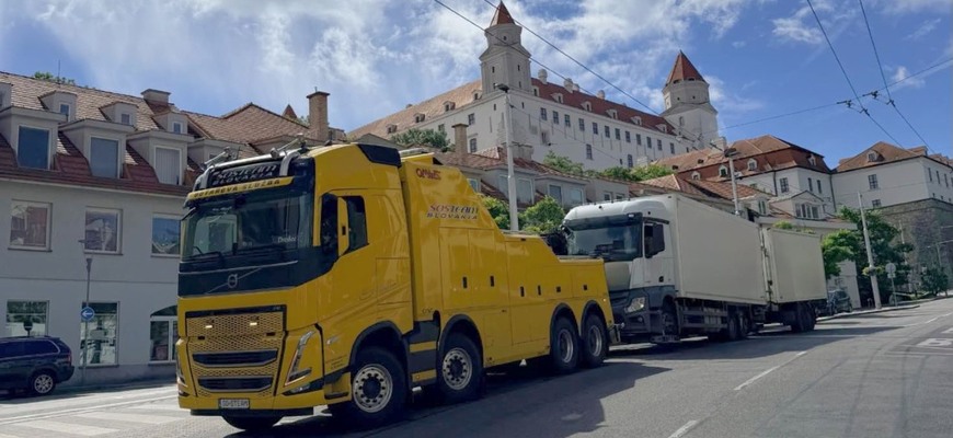 Odťah kamiónov vyžaduje ťažký kaliber. Čo nasadzuje SOS Team Slovakia?