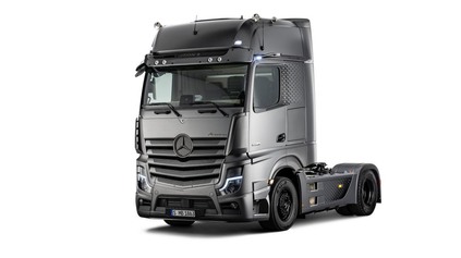 MERCEDES ACTROS EDITION 2 JE LUXUSNÁ LIMITKA, Z KTOREJ PADÁ SÁNKA. OPAKOM JE TYP F