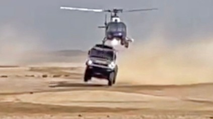 Dakar 2021 má ex post kauzu. Kamaz v plnej rýchlosti trafil vrtuľník, máme video ako dôkaz