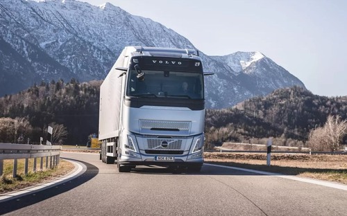 Nový bezpečnostný systém Volvo zabráni strate stability pri náhlom defekte pneumatiky