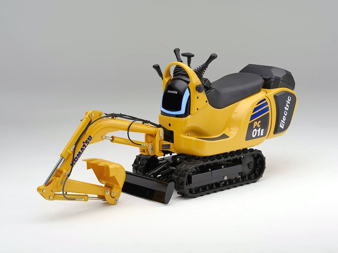 Komatsu a Honda