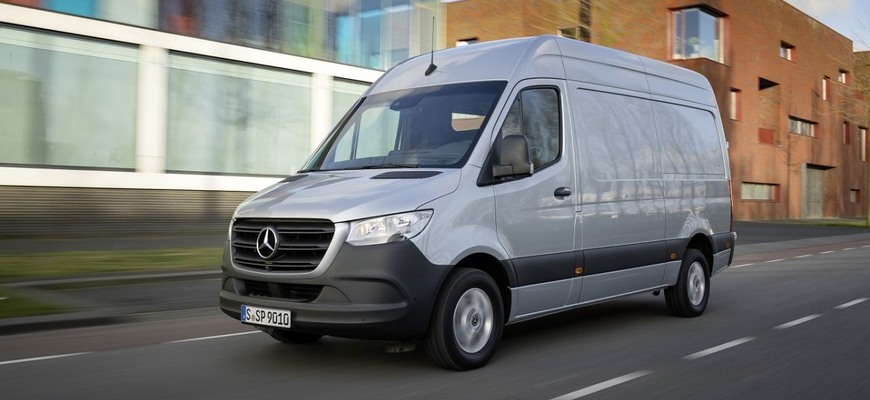 Mercedes Sprinter končí s väčšími motormi, odstrelí aj V6. Vinníka určite uhádnete