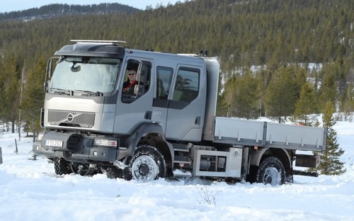 Prichádza nové Volvo FL 4x4. Auto pre odľahlé oblasti a náročné podmienky