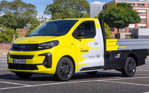 Opel Vivaro 2.2 diesel je k dispozícii už aj pre verziu s ložnou plochou