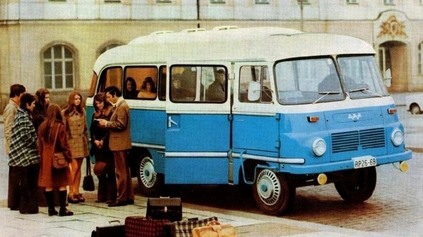 Legendárny Robur LO 3000 oslavuje polstoročie. Benzínový autobus potešil dizajnom aj komfortom