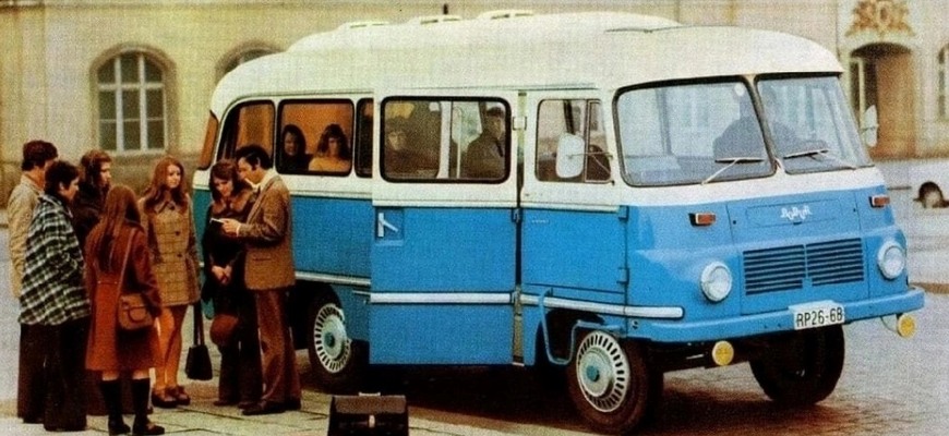 Legendárny Robur LO 3000 oslavuje polstoročie. Benzínový autobus potešil dizajnom aj komfortom