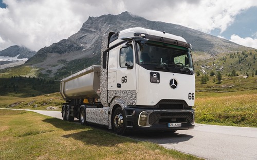 Mercedes-Benz testoval v Alpách. Overoval palivové články v riedkom vzduchu