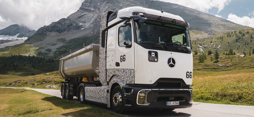 Mercedes-Benz testoval v Alpách. Overoval palivové články v riedkom vzduchu