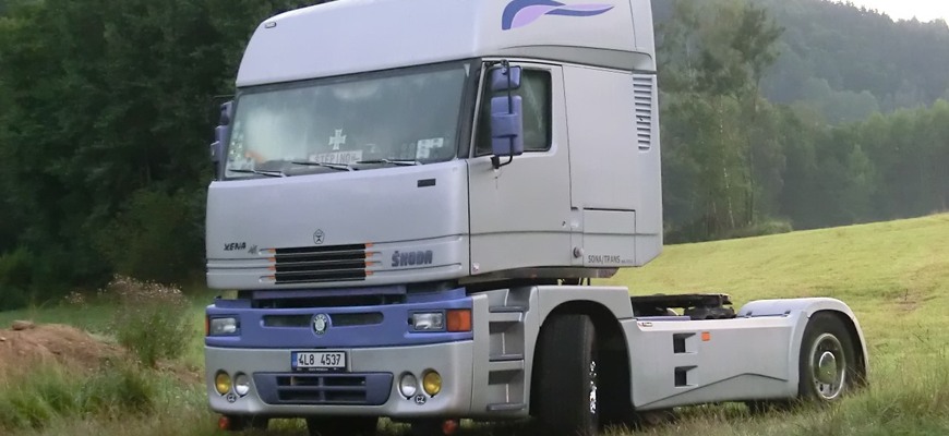 Liaz Xena oslavuje 30 rokov. Labutia pieseň fabriky, ktorá nemala ani na výplaty