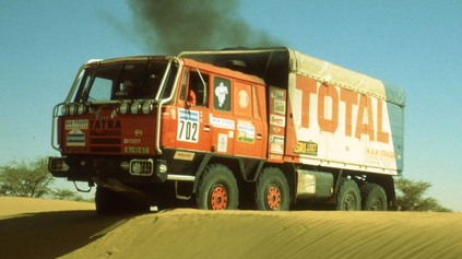 TATRA 815 8X8 BOLA NAJVÄČŠÍM SÚŤAŽNÝM DAKARSKÝM ŠPECIÁLOM V HISTÓRII. MALA NAVIJAK A 22 TON
