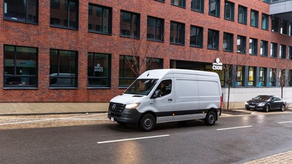 TEST MERCEDES ESPRINTER: AKO SA ŽIJE S ELEKTRICKOU DODÁVKOU? BEZSTAROSTNÚ JAZDU NEČAKAJTE