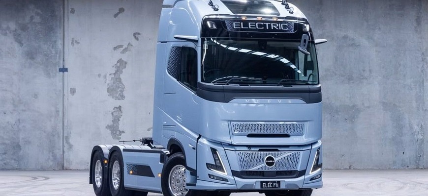 Volvo FH Aero Electric sa chváli dojazdom až 700 km. Vyfúkne prácu naftovým ťahačom?