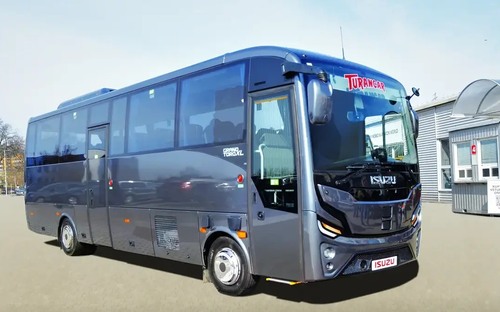 Isuzu Grand Toro XL: Midibus s kapacitou menšieho autokaru prichádza do Európy
