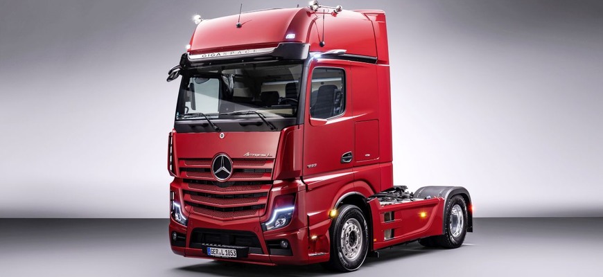 Mercedes Actros L. Nová vlajková loď je mobilným nosičom asistenčných systémov