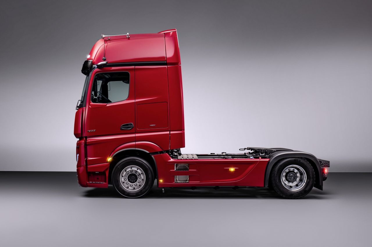 Mercedes Actros L