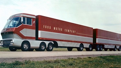 Ford Big Red mal ukázať nízkoemisnú budúcnosť nákladnej dopravy. Nechýbalo  mu ani splachovacie WC