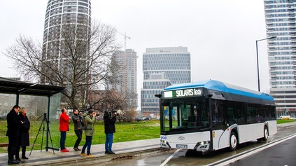 BRATISLAVA TESTUJE PRVÝ MESTSKÝ VODÍKOVÝ AUTOBUS, JAZDÍ ZADARMO