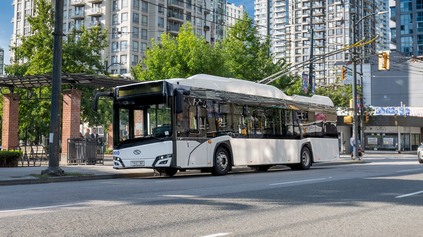 KRÁĽOM TROLEJBUSOV JE SOLARIS. ZAČAL ICH DODÁVAŤ UŽ AJ DO KANADY