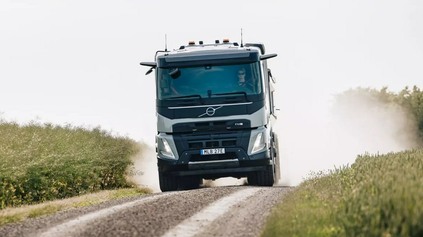 VOLVO UPRAVILO MOTORY NA BIONAFTU B100. ZÁROVEŇ MÔŽU JAZDIŤ AJ NA UPRAVENÉ RASTLINNÉ OLEJE HVO100