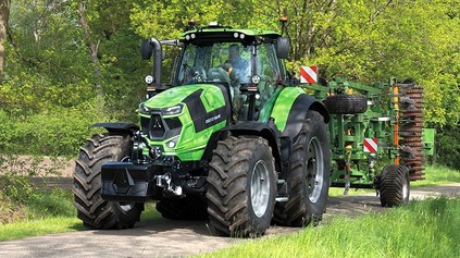 DEUTZ-FAHR UPRAVIL TRAKTORY 7 TTV. MAJÚ NOVÚ PREVODOVKU A ZVLÁDNU AUTOMATICKÉ OTOČKY