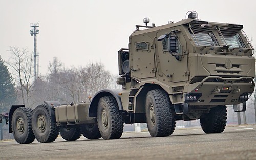 Obrnená Tatra Force ide do služby. Armáda prevzala 12 osemkoliek