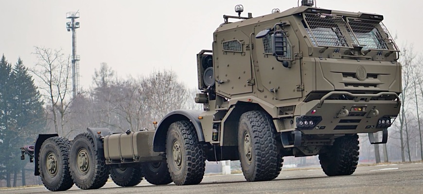 Obrnená Tatra Force ide do služby. Armáda prevzala 12 osemkoliek
