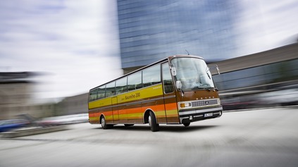 SETRA OSLAVUJE 75 ROKOV. JEJ PRVÝ AUTOBUS ZMENIL KONŠTRUKCIU CELÉHO ODVETVIA