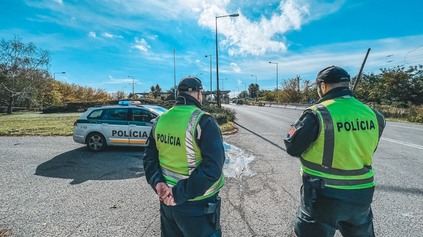 POKUTY ZA ZÁKAZ VJAZDU IGNORUJÚ? ZAKÁZANÉ VOZIDLÁ JAZDIA HORSKÝM PRIECHODOM, KOMPLIKUJÚ STAVBU