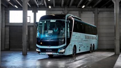 ELEKTRICKÝ MAN PONÚKNE DOJAZD NA NABITIE 650 KM. AUTOKAR ODVEZIE 63 ĽUDÍ