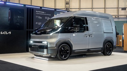 KIA PV5 CARGO DÁ FIRMÁM NA VÝBER ZVÝŠENÚ STRECHU ALEBO MESTSKÚ VERZIU