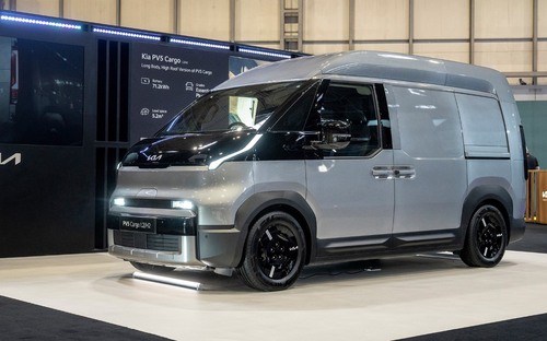 Kia PV5 Cargo dá firmám na výber zvýšenú strechu alebo mestskú verziu
