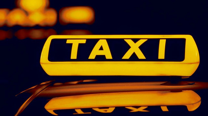 NOVÉ ROBOTICKÉ TAXI MAJÚ BYŤ LACNEJŠIE. ZAPLAVIA SVET A BUDÚ ICH MILIÓNY? PADOL KONKRÉTNY SĽUB