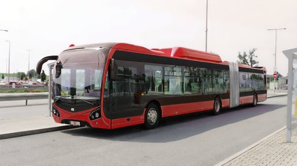 NOVÉ AUTOBUSY V BRATISLAVE POSIELAJÚ DO DÔCHODKU ZBEDAČENÉ 16-ROČNÉ VOZIDLÁ